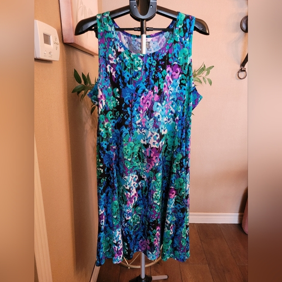 TanJay Dresses & Skirts - TanJay Multicolor Floral Sleeveless Dress